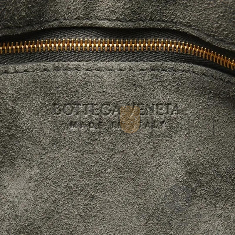 B0tt*ga Ven*ta CASSETTE SUEDE 591970VCP611408 (26*18*8cm)